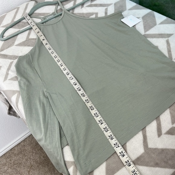 Athleta NWT‎ Essence Explore Tank Sage size Medium - Picture 10 of 12